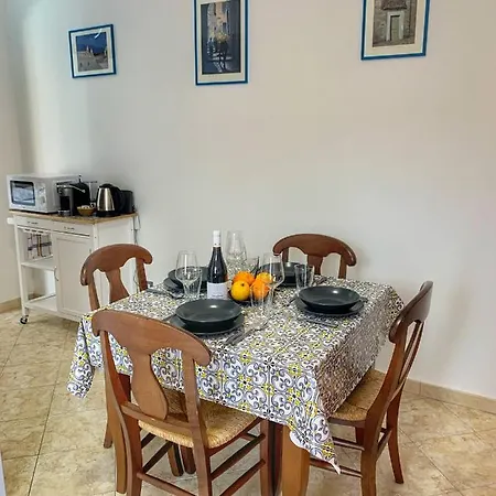 Apartman Little House *